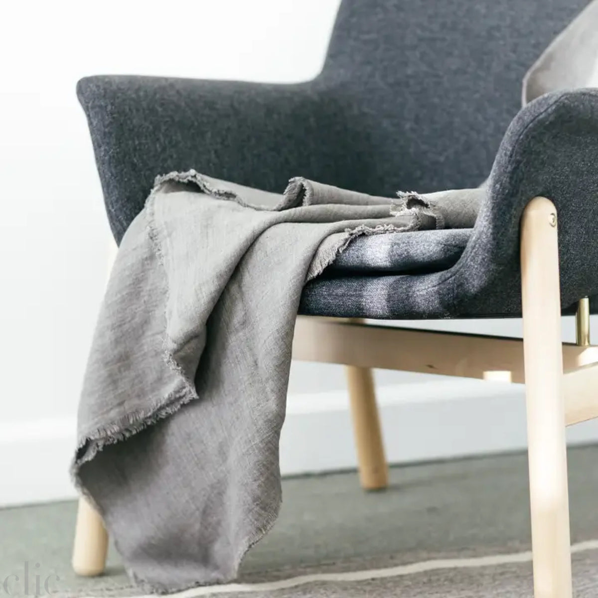 Stone Washed Linen Throw Blanket in Oyster