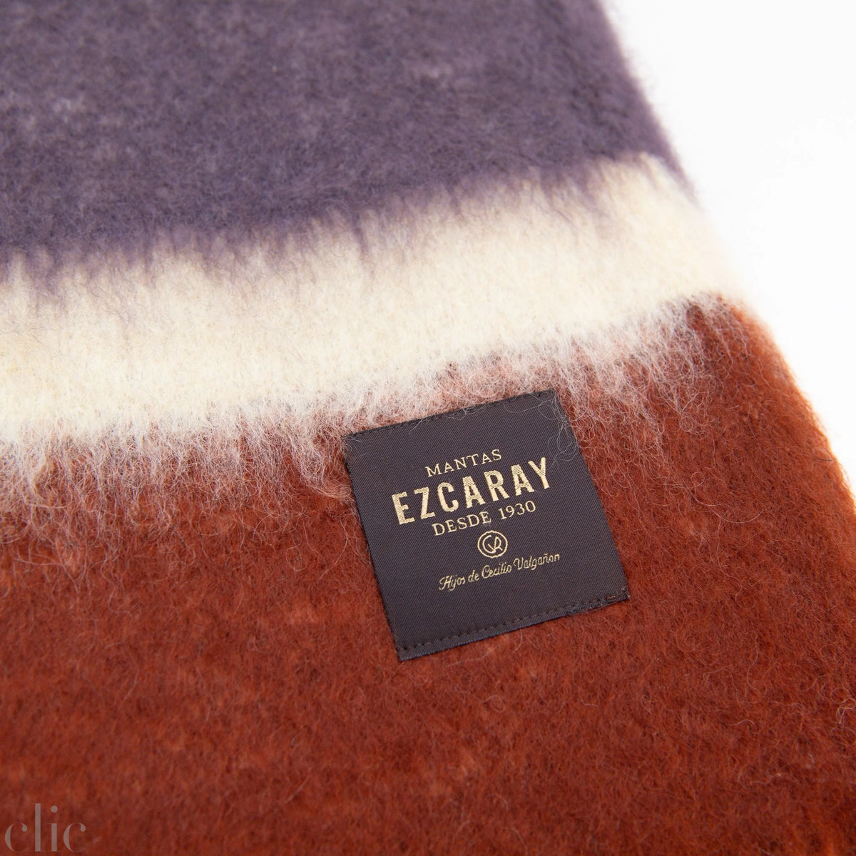 Matisee M-61 Throw, from Mantas Ezcaray