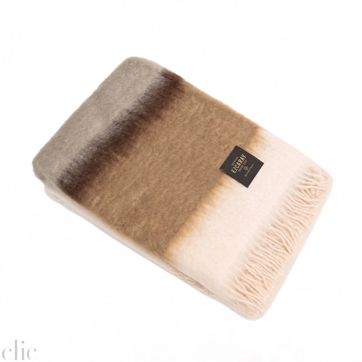 Serenity Throw Se-41, from Mantas Ezcaray