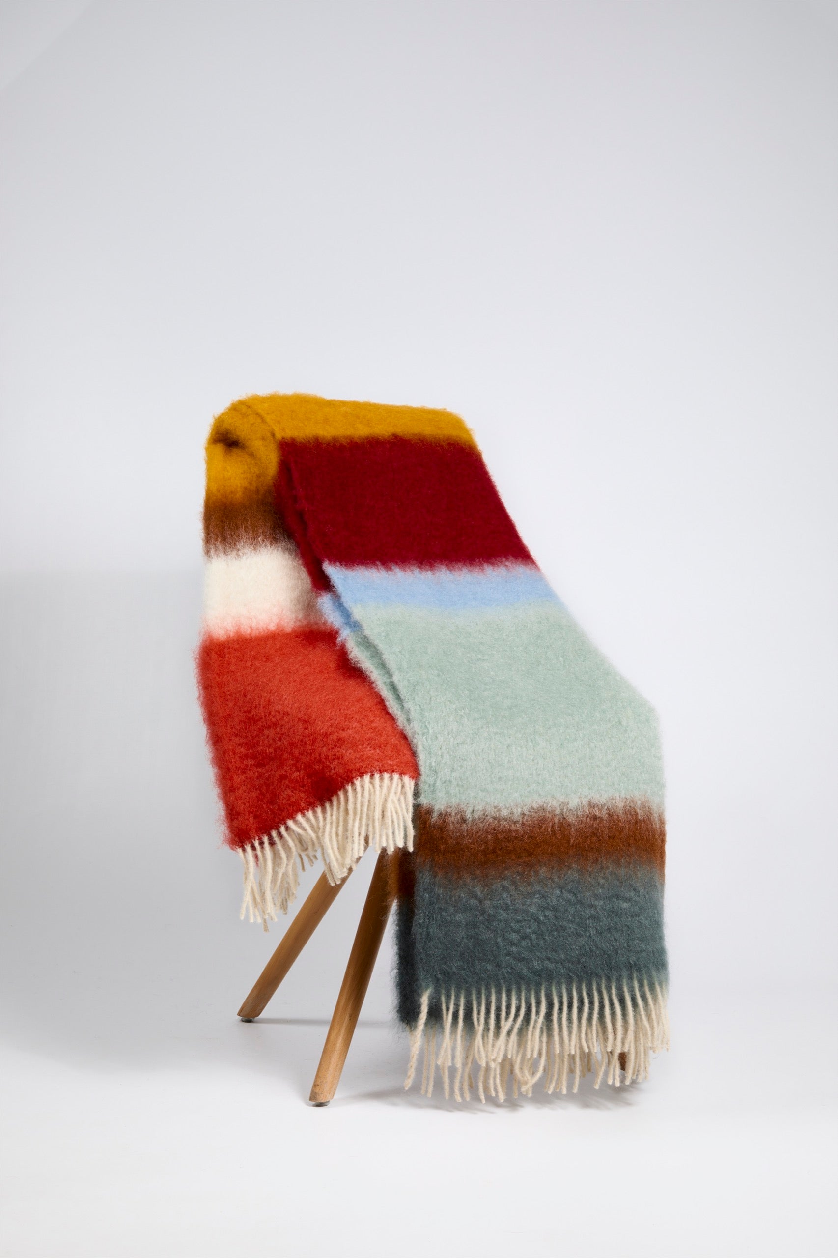Maitisse Throw M-31, from Mantas Ezcaray