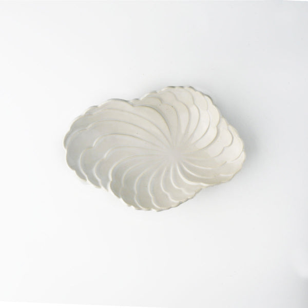 Namigumo Cloud Plate, from Marumitsu Poterie