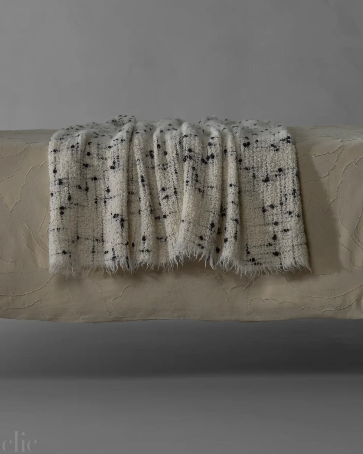 Peg Throw in Bianco, Limonta Society