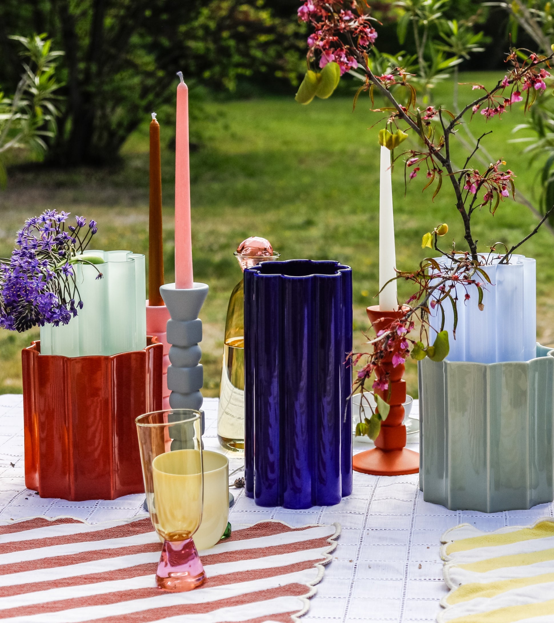 Duetto solo Vase in Blue, from The Socialite Family