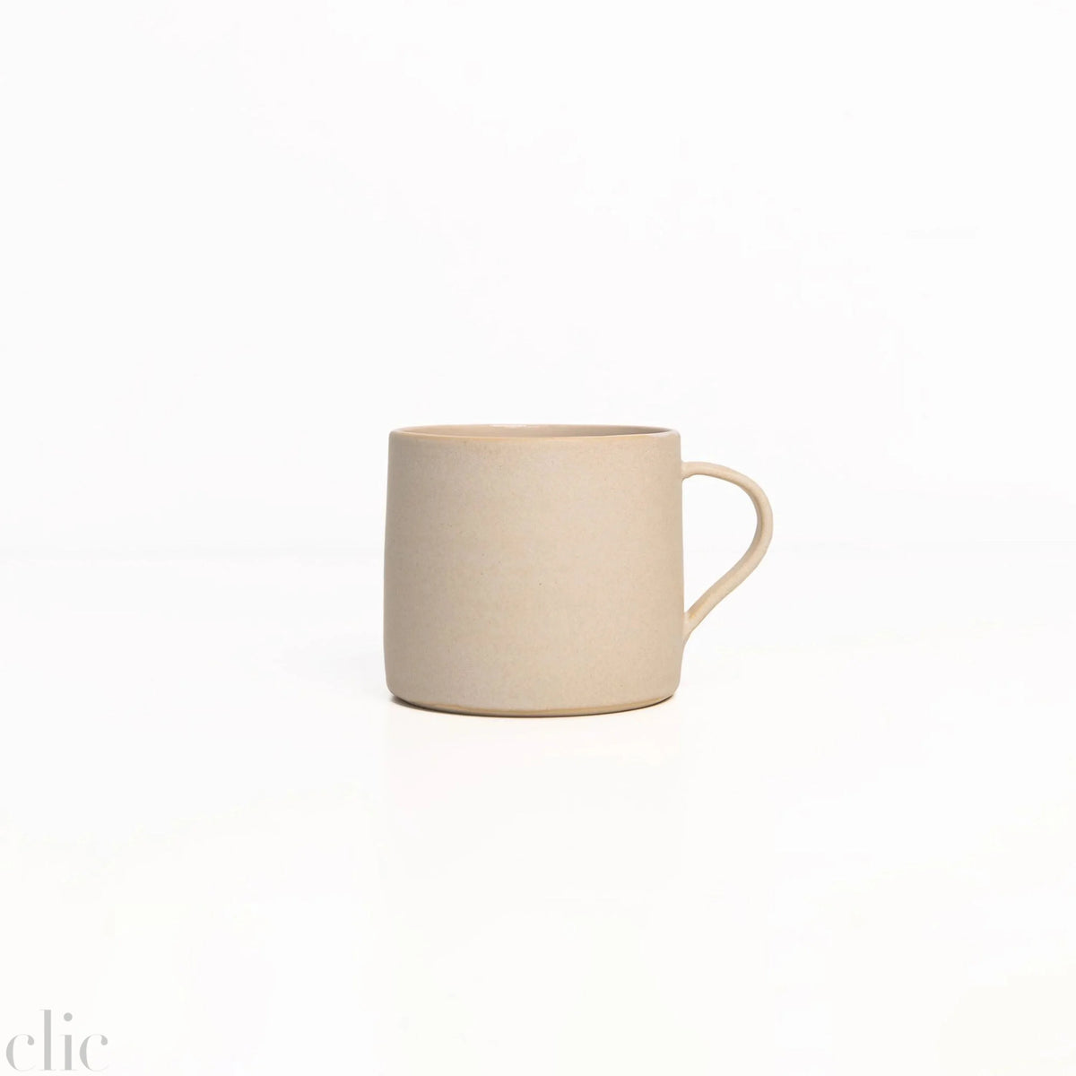 T112 Mug in White