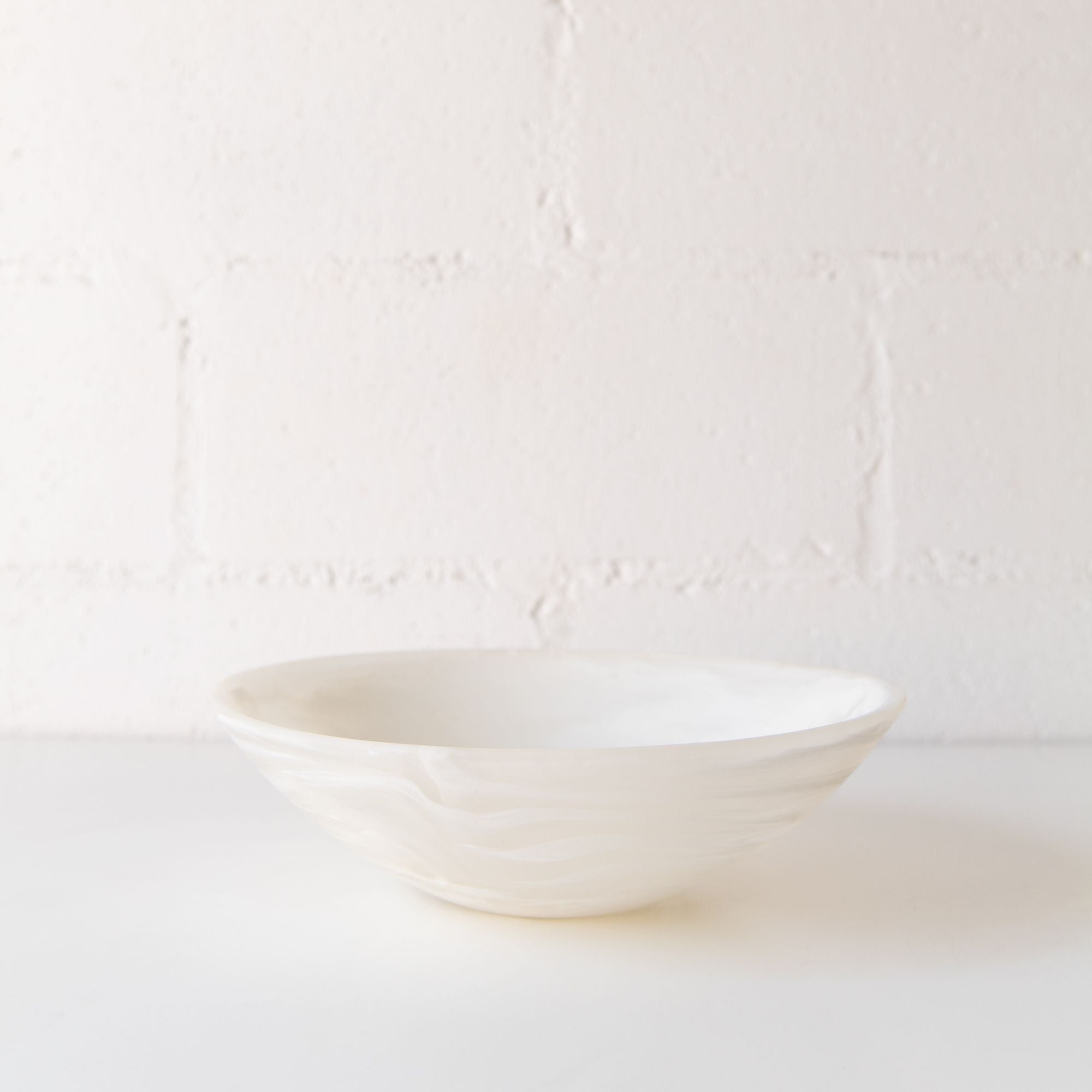 WHITE SW