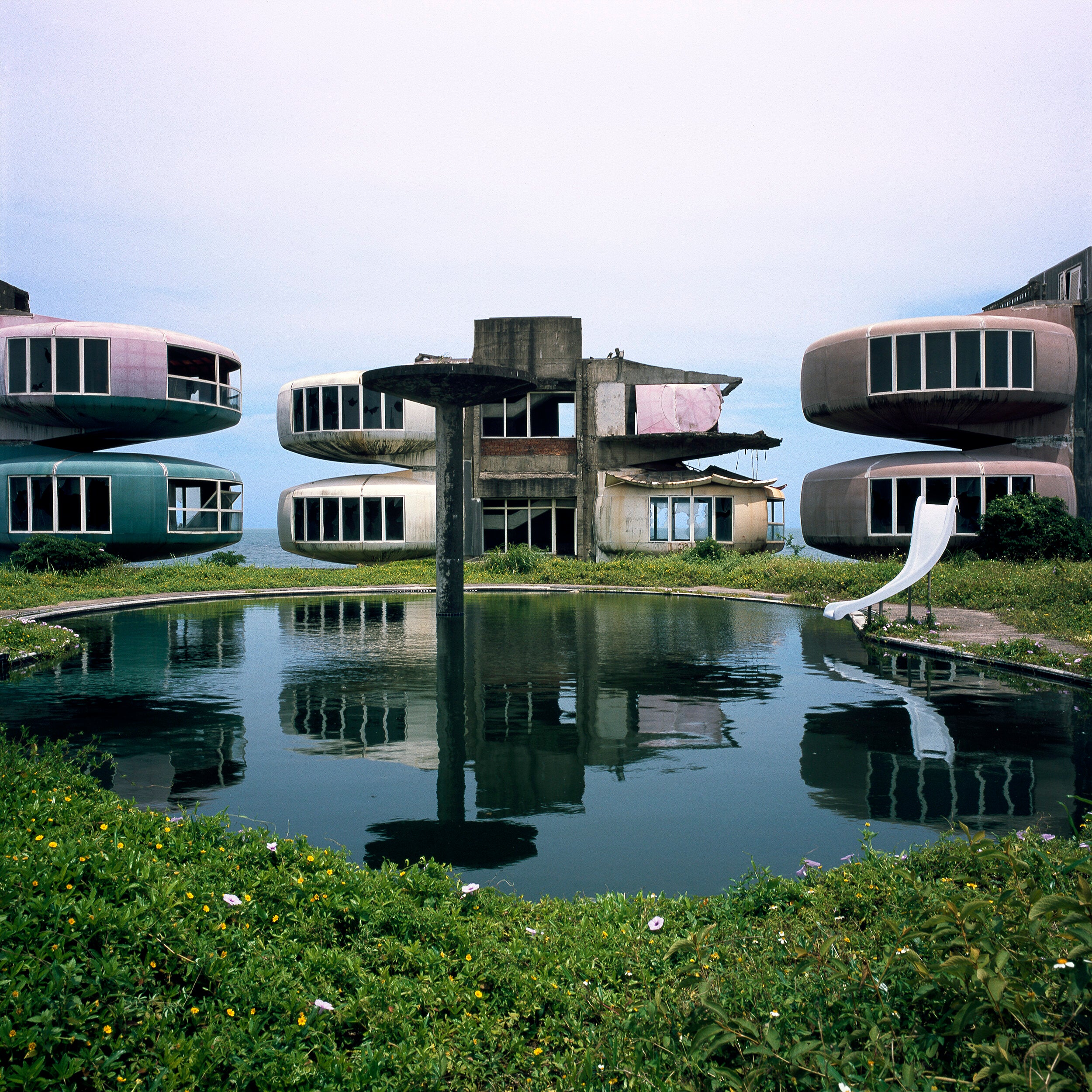 San-Zhr Pod Village, Taiwan, 2008 by Magda Biernat