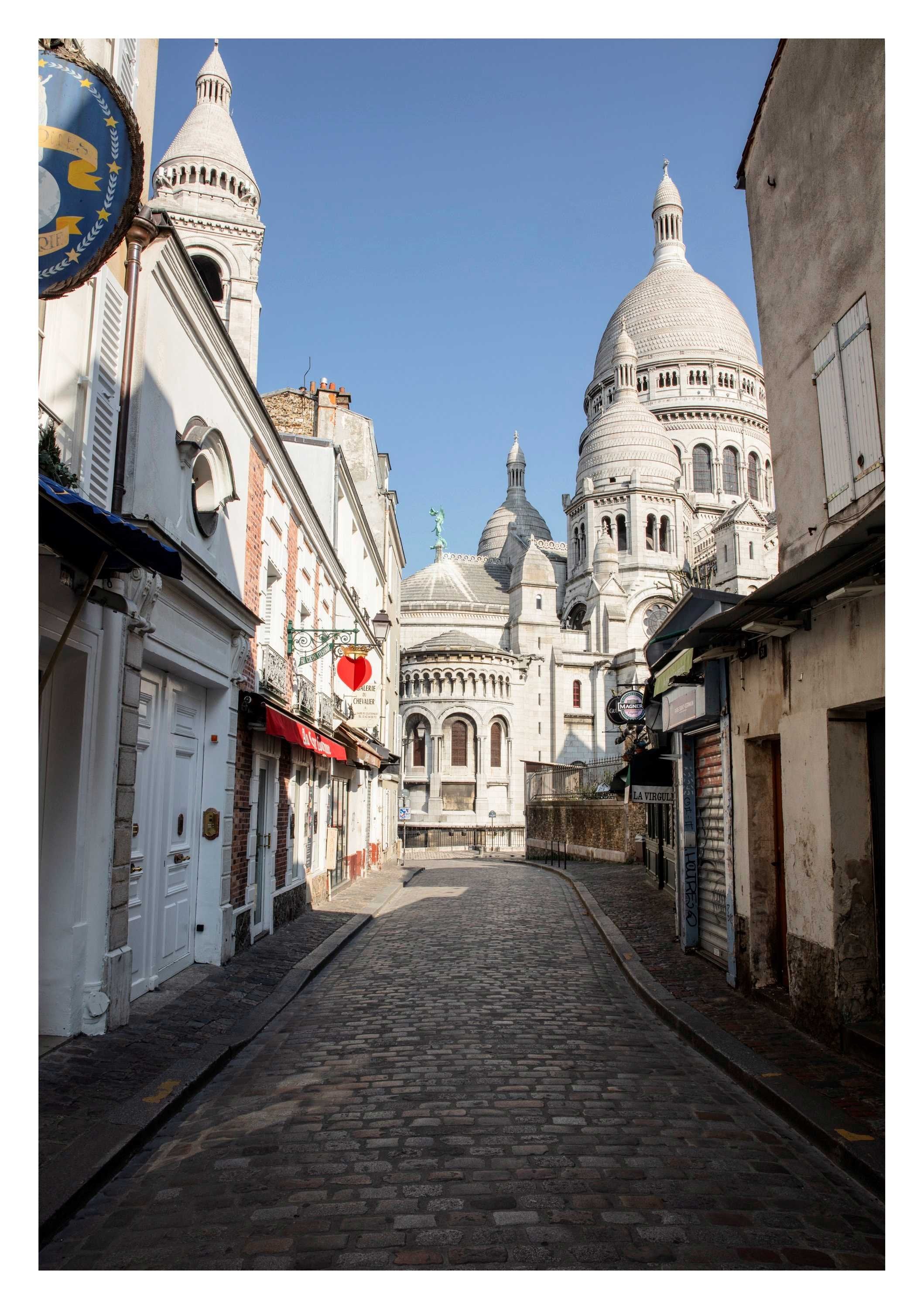 Rue du Chevalier de la Barre by Stéphane Gizard