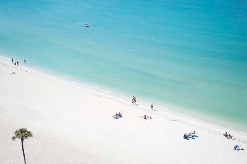 Lido Beach 1 by Juliette Charvet