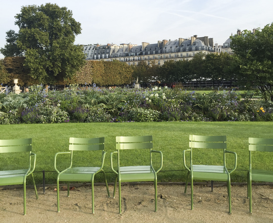 Tuileries, tout seul by Nathalie Martinez