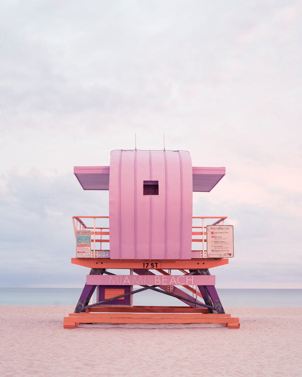 Lifeguard Tower 17th Street, Miami Beach by Tommy Kwak